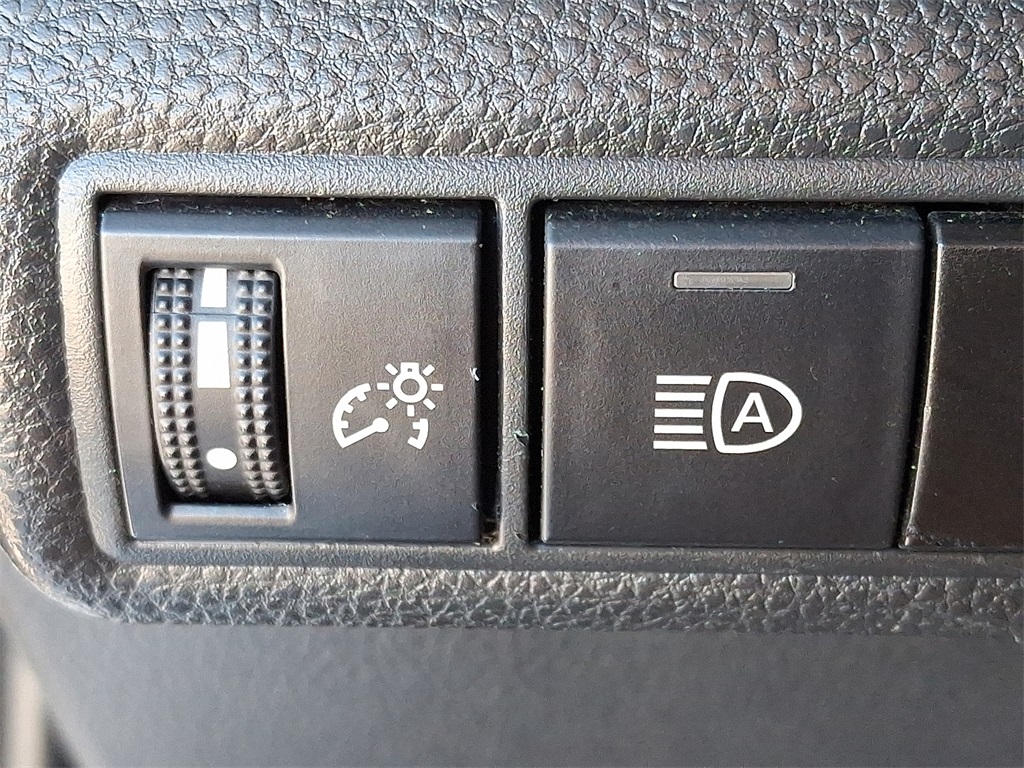 2021 Toyota Corolla LE - Photo 24