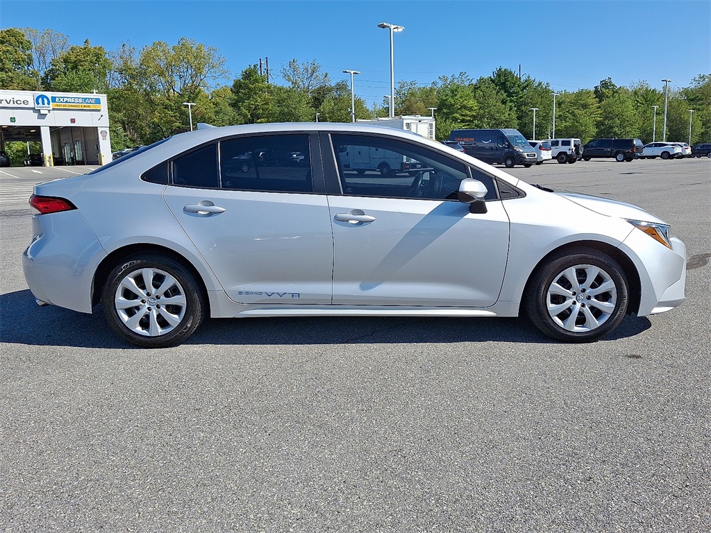 2021 Toyota Corolla LE - Photo 8