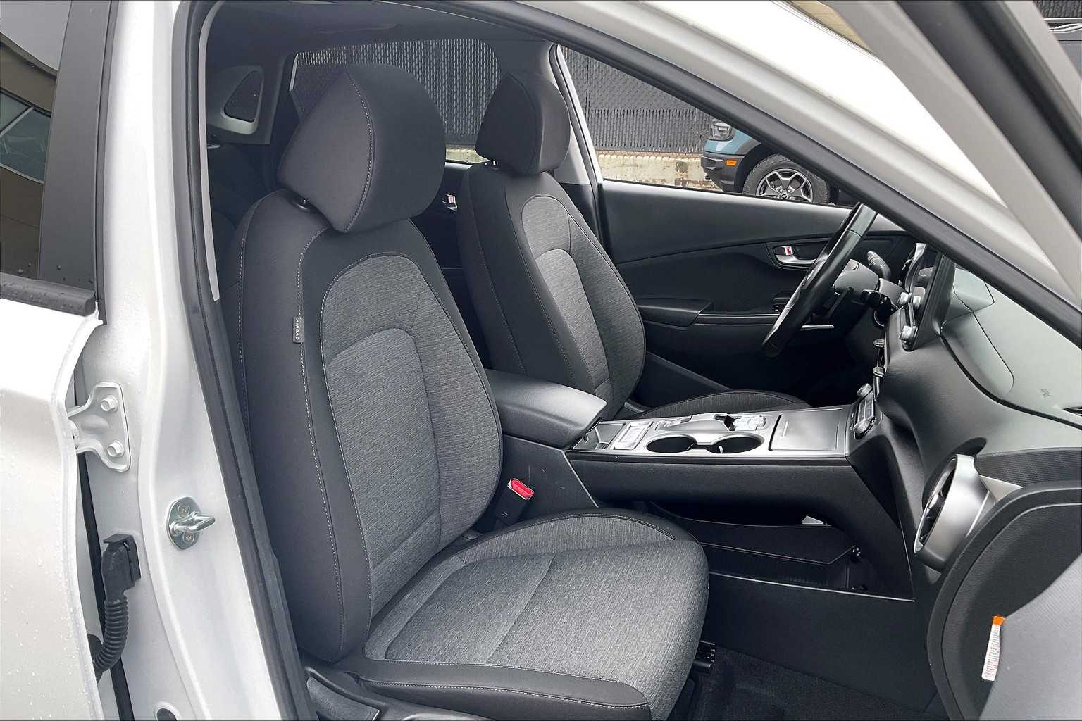 2022 Hyundai Kona Electric SEL - Photo 11