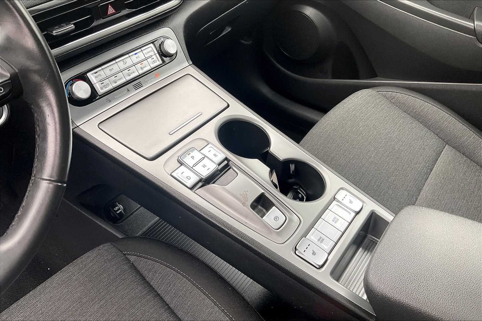 2022 Hyundai Kona Electric SEL - Photo 20
