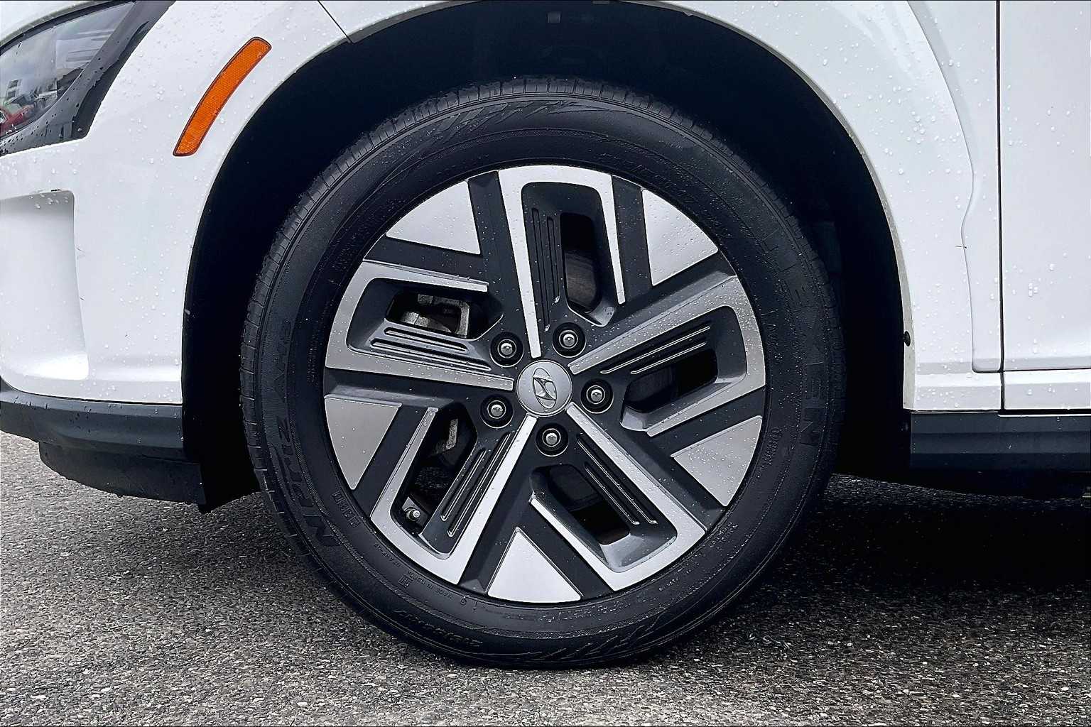 2022 Hyundai Kona Electric SEL - Photo 7