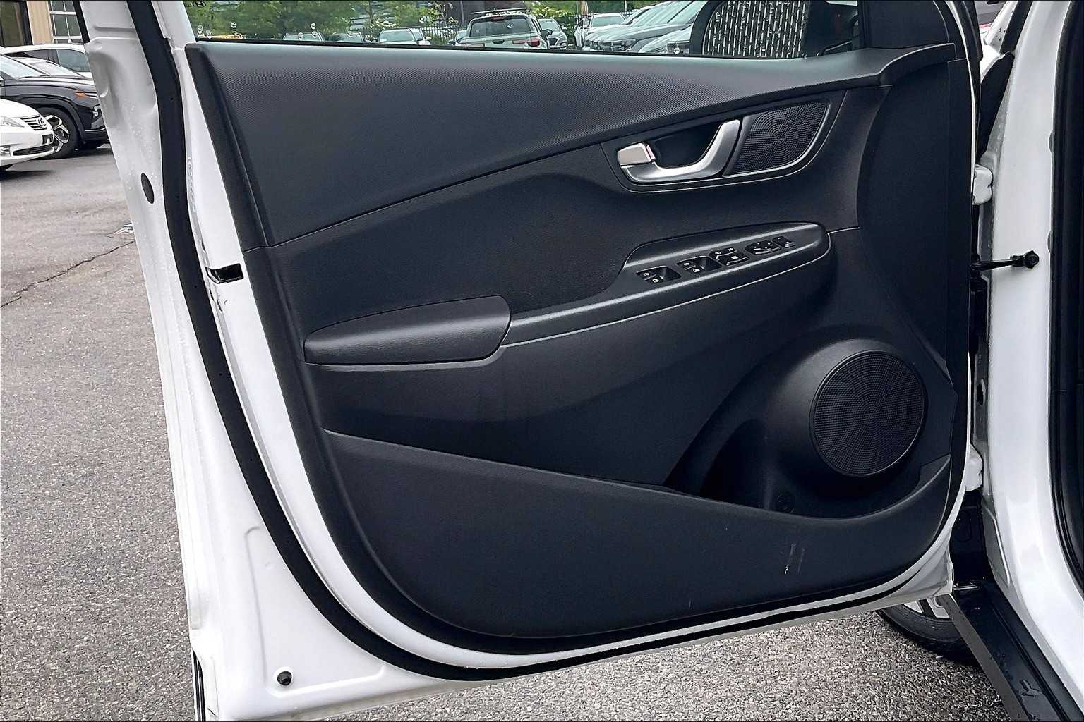 2022 Hyundai Kona Electric SEL - Photo 9