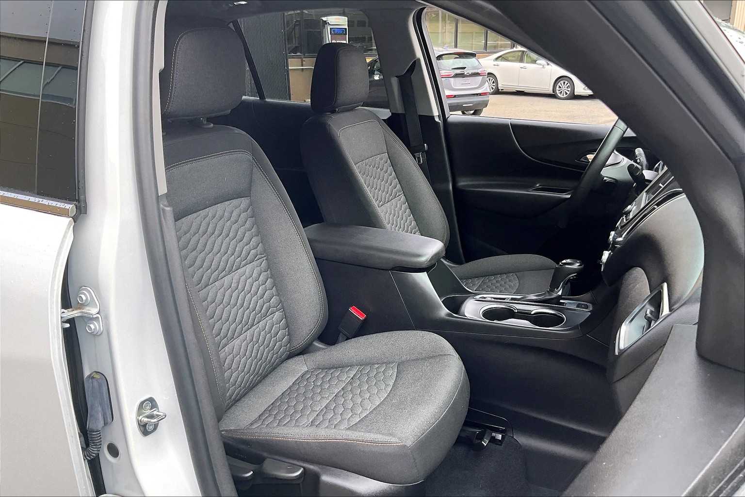 2020 Chevrolet Equinox LT - Photo 11