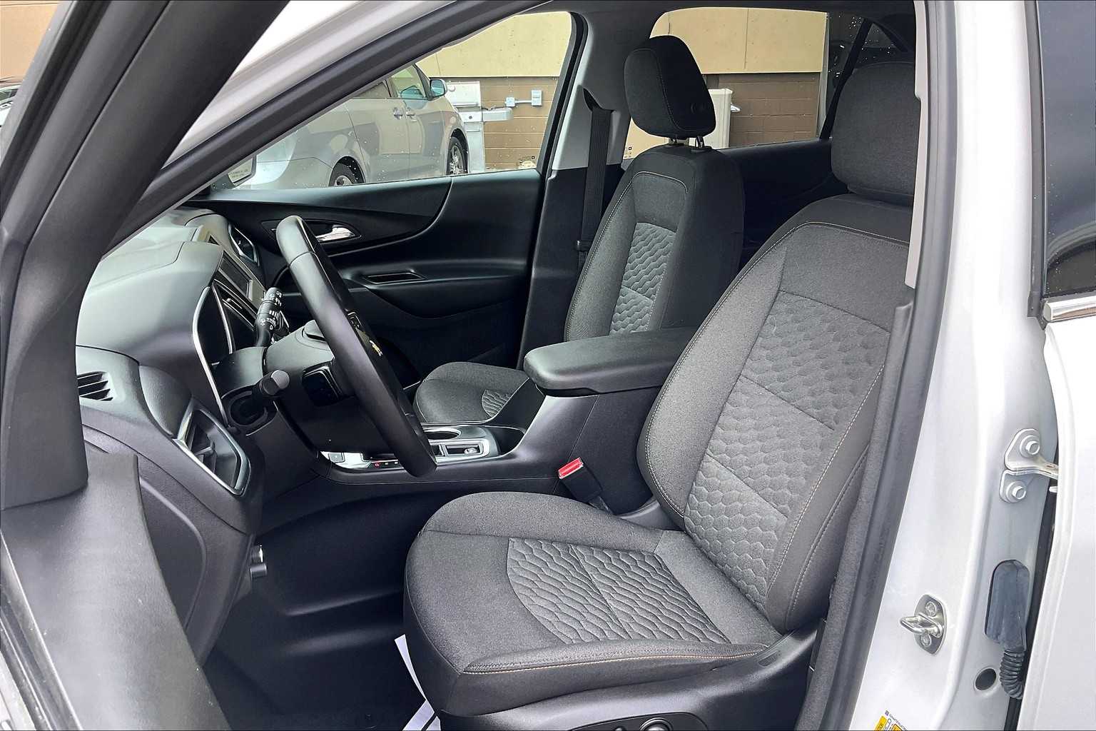 2020 Chevrolet Equinox LT - Photo 10