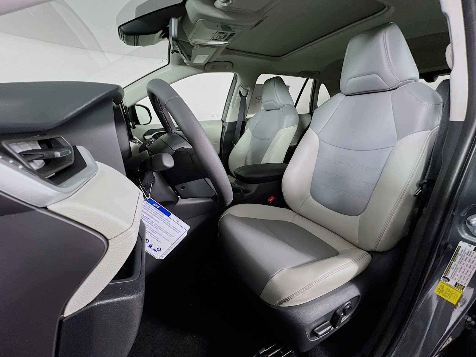 2025 Toyota RAV4 XLE Premium - Photo 12