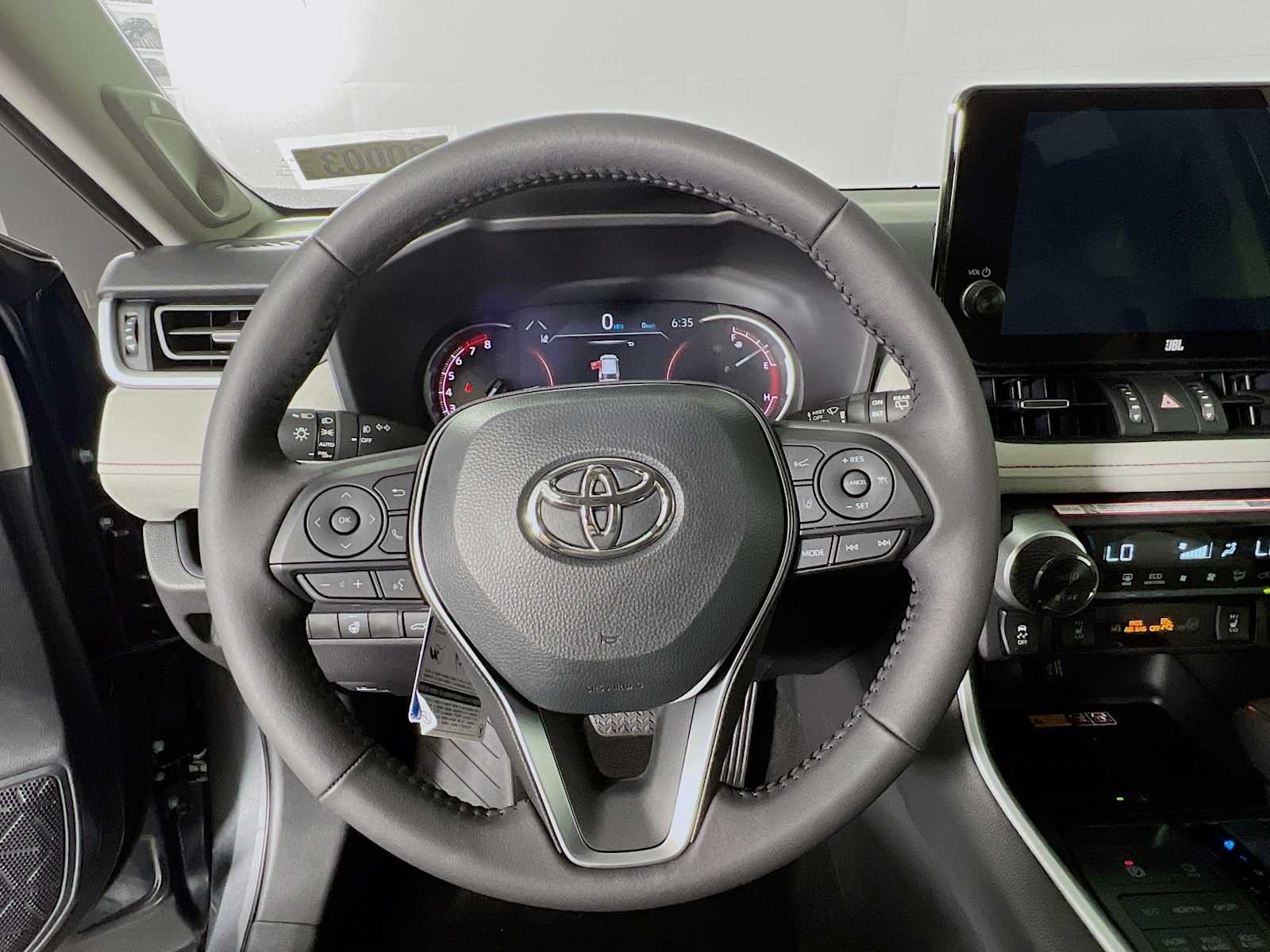 2025 Toyota RAV4 XLE Premium - Photo 7