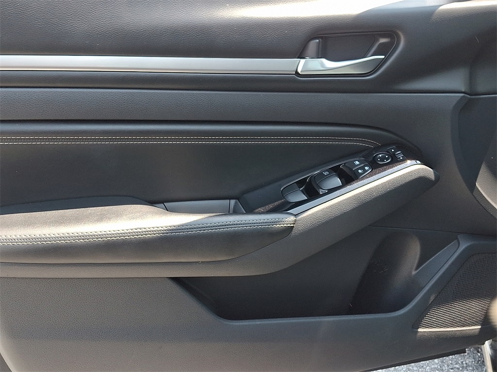 2022 Nissan Altima 2.5 SV - Photo 13