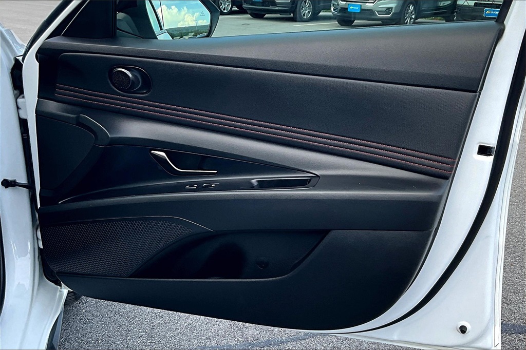 2022 Hyundai Elantra N Line - Photo 12