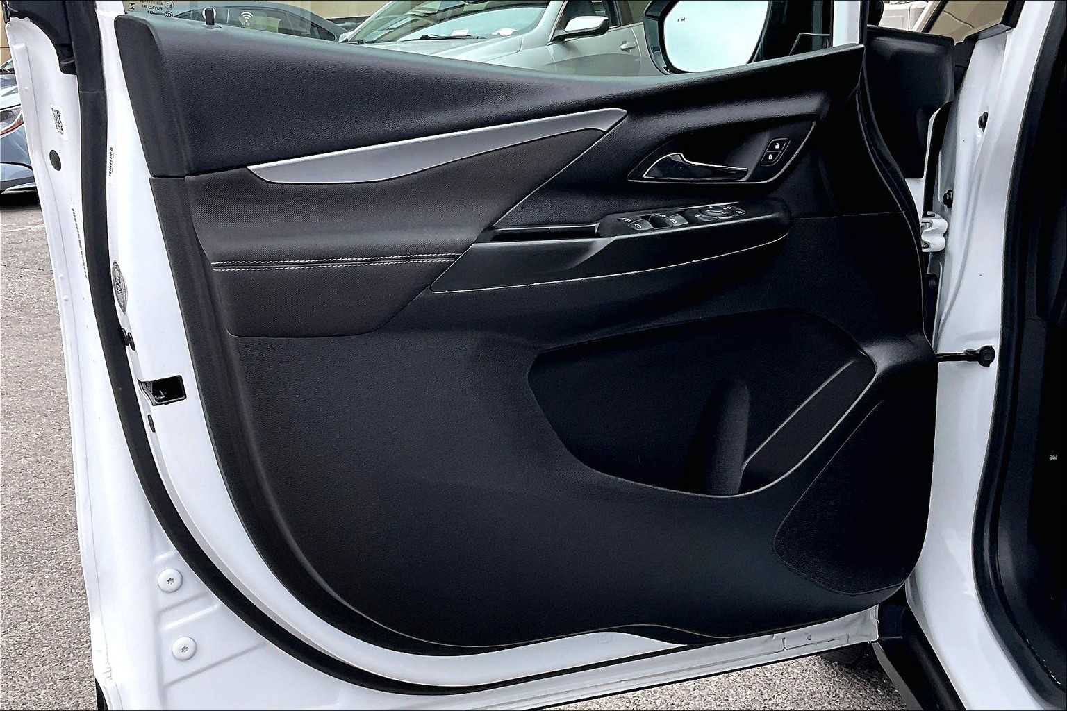 2023 Chevrolet Bolt EV 1LT - Photo 9
