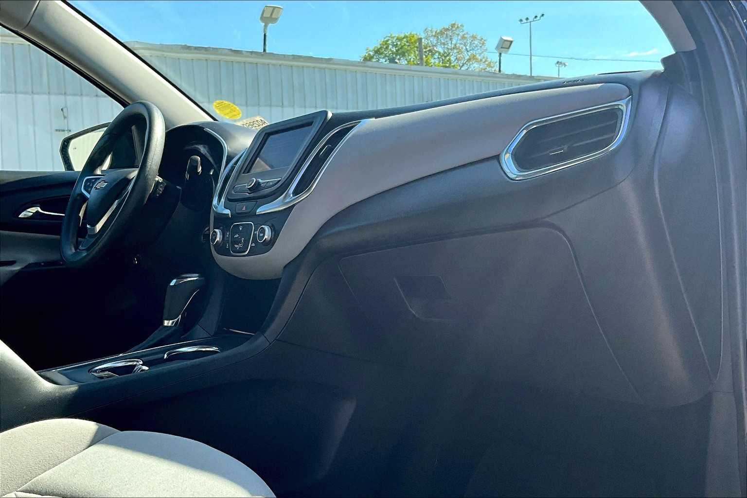 2021 Chevrolet Equinox LT - Photo 14