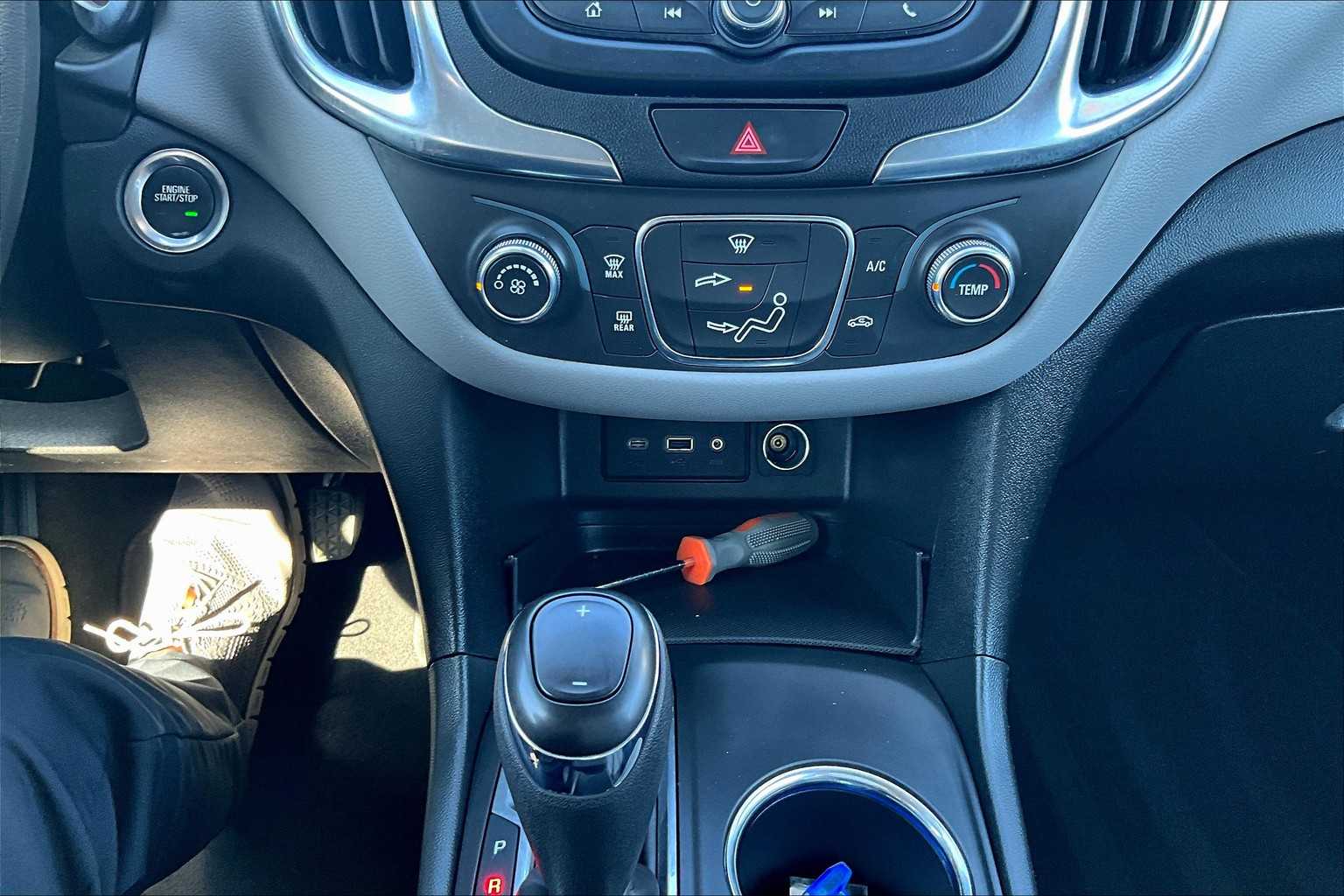 2021 Chevrolet Equinox LT - Photo 25