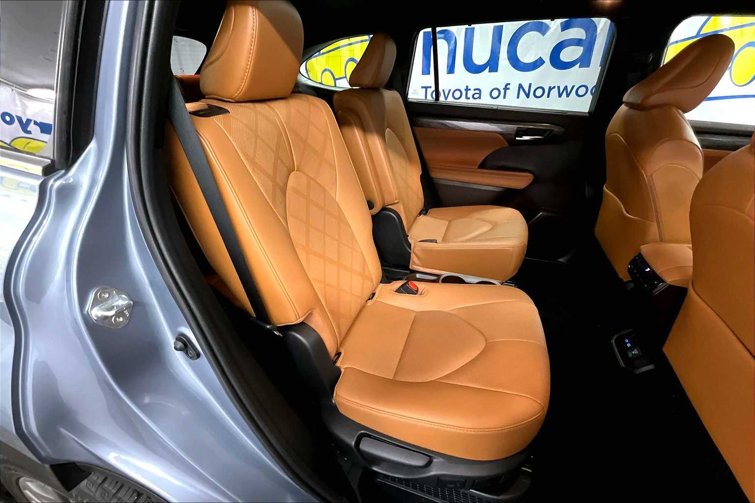 2022 Toyota Highlander Hybrid Platinum - Photo 16