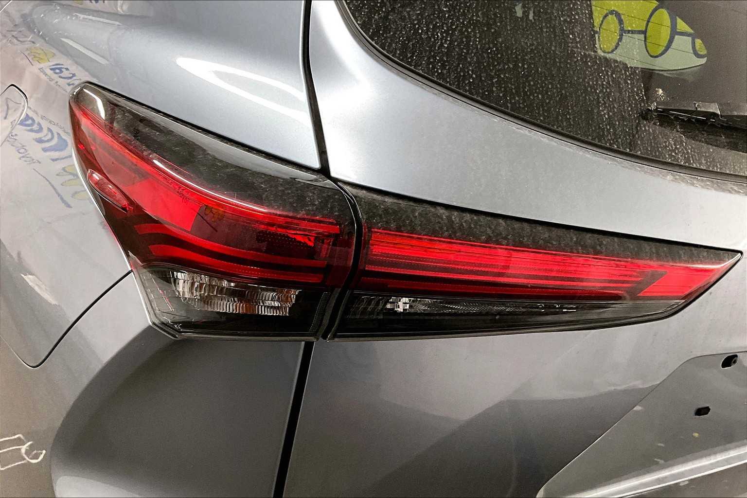 2022 Toyota Highlander Hybrid Platinum - Photo 35