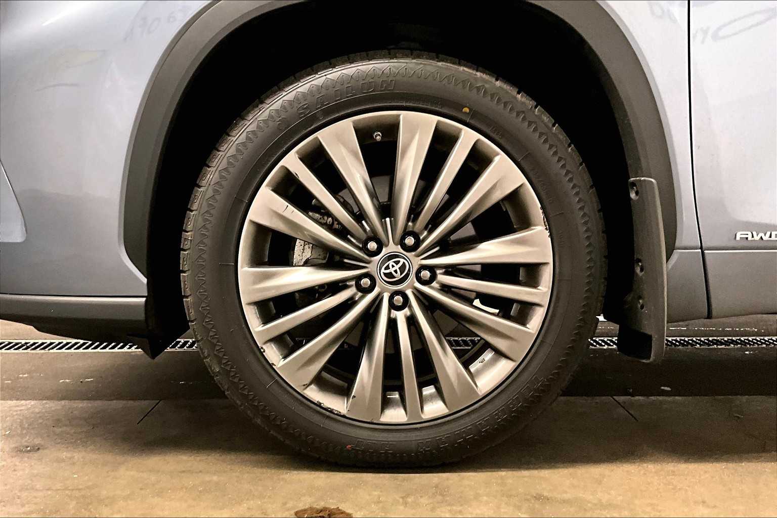 2022 Toyota Highlander Hybrid Platinum - Photo 7
