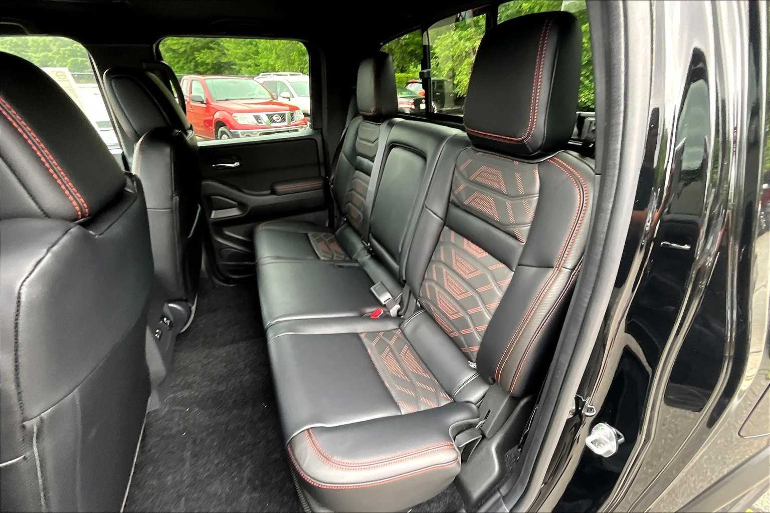 2025 Nissan Frontier PRO-4X - Photo 14