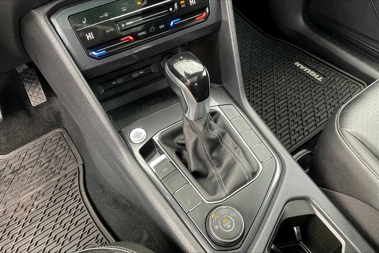 2022 Volkswagen Tiguan SE - Photo 19