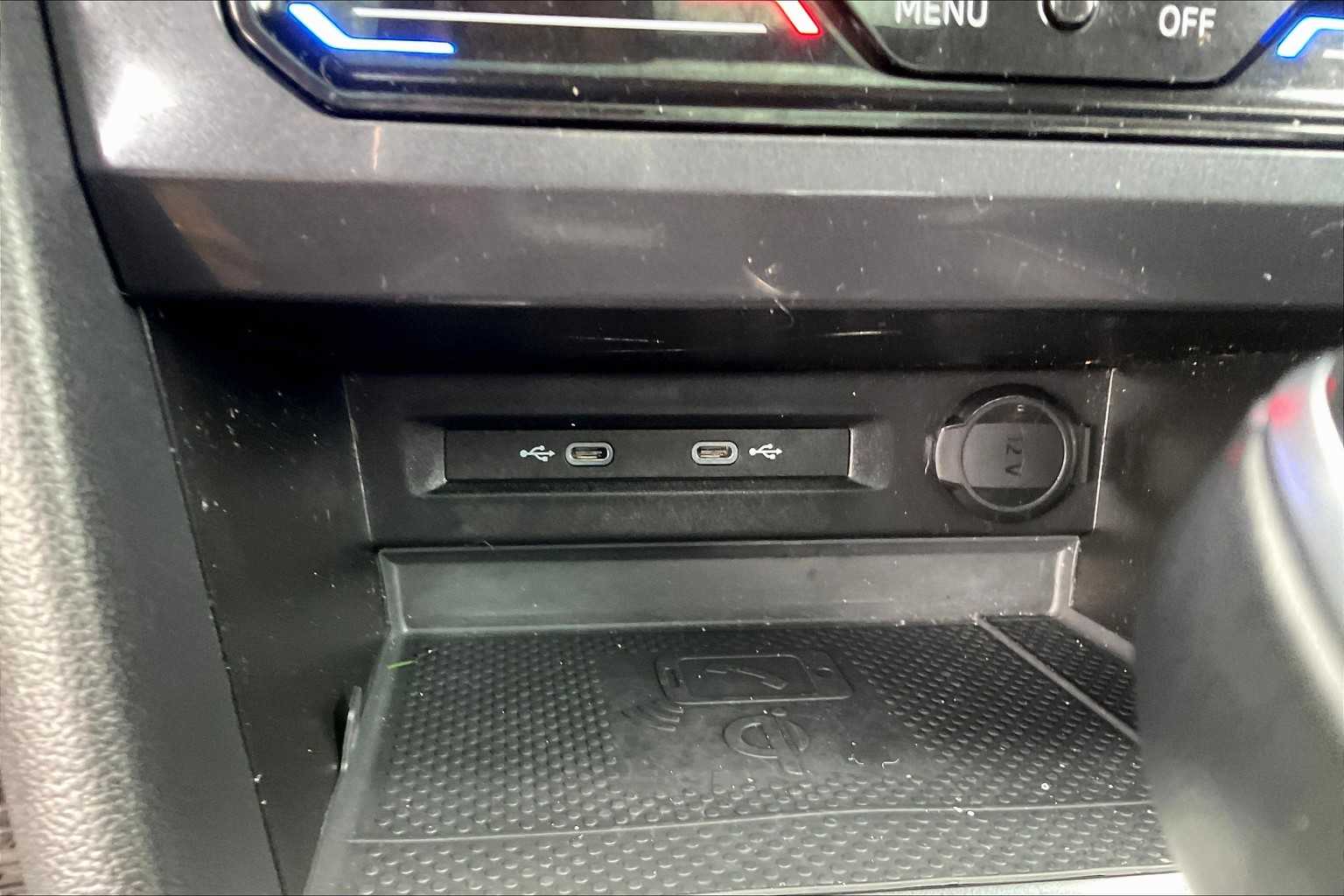 2022 Volkswagen Tiguan SE - Photo 26