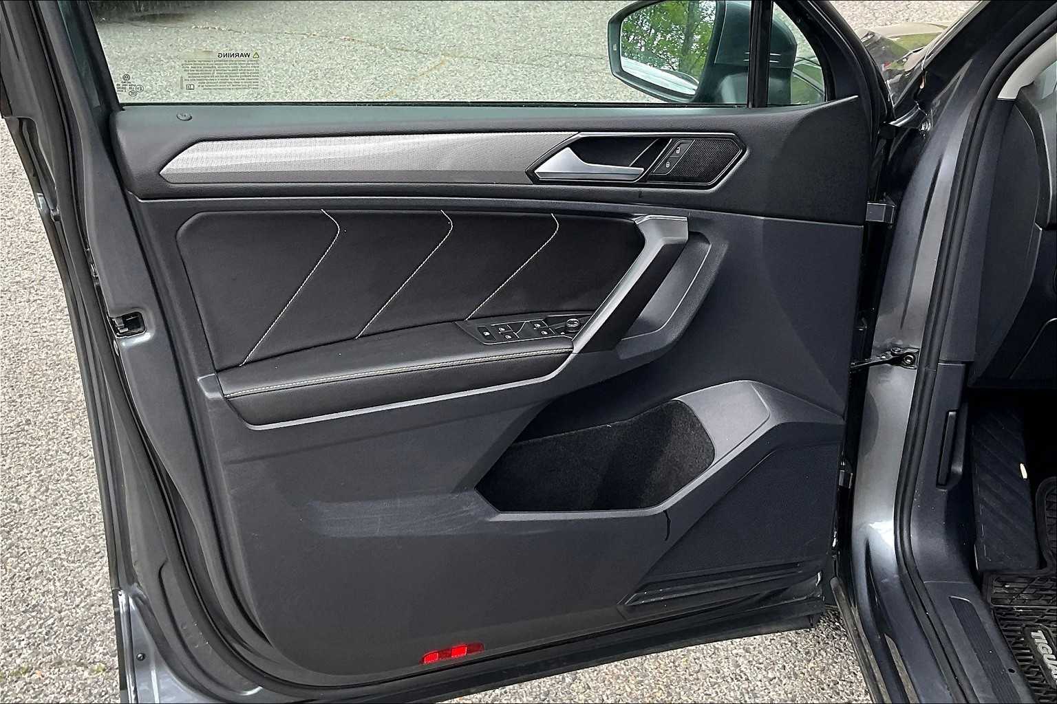 2022 Volkswagen Tiguan SE - Photo 9