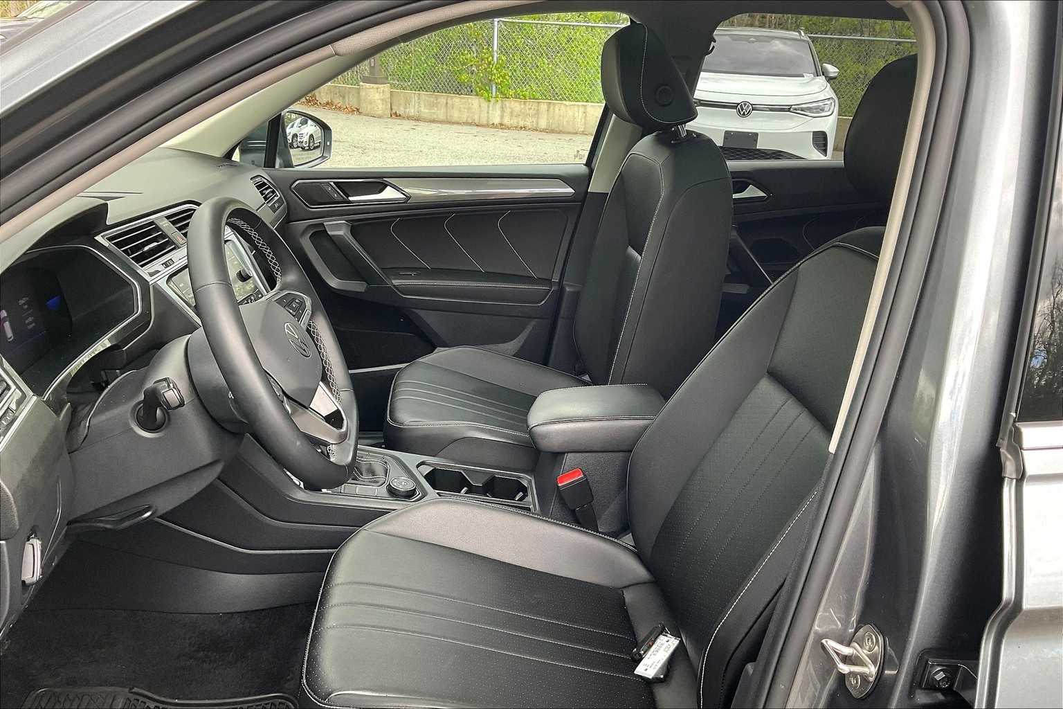 2022 Volkswagen Tiguan SE - Photo 10