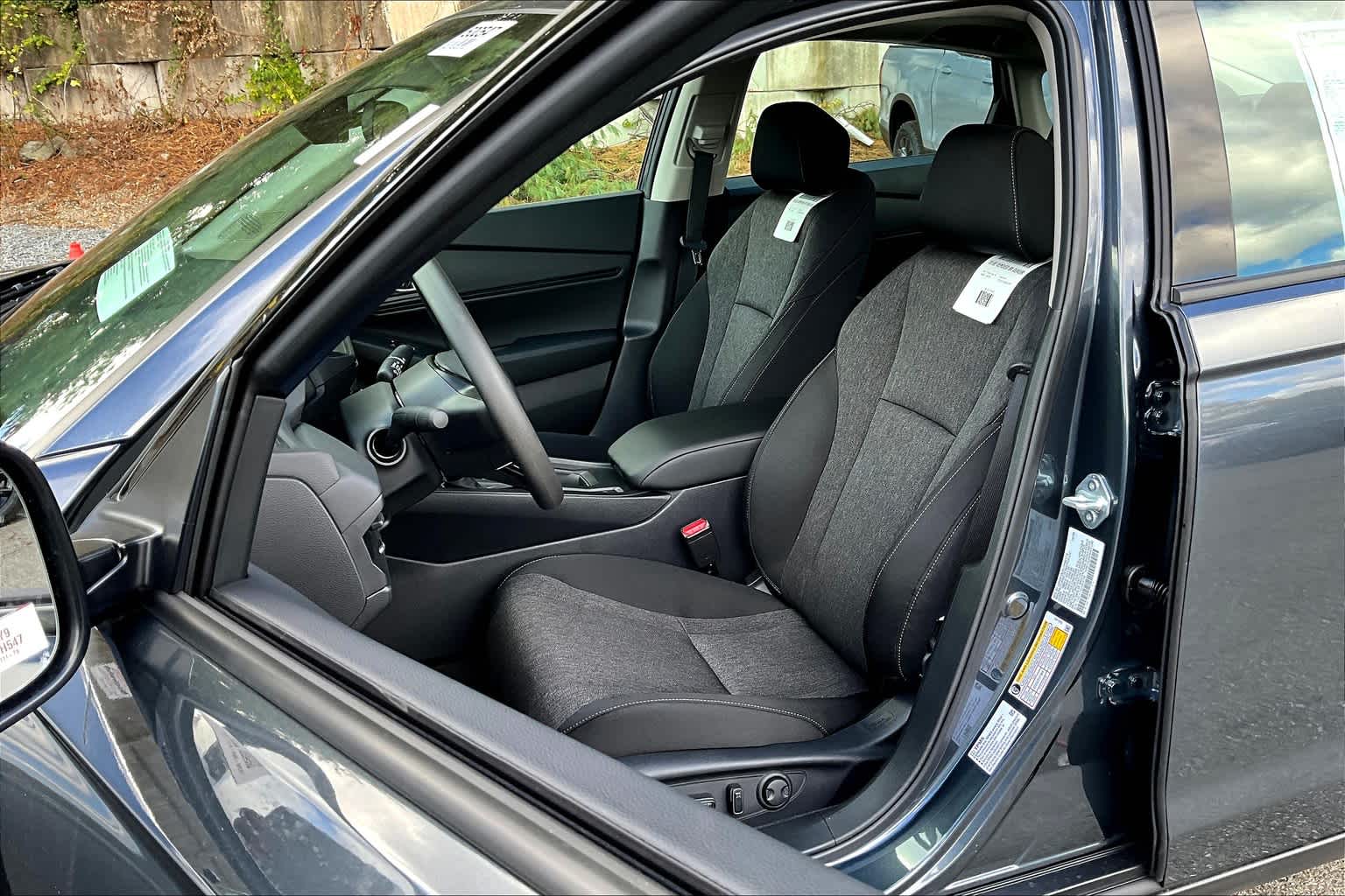 2025 Honda Accord SE - Photo 11