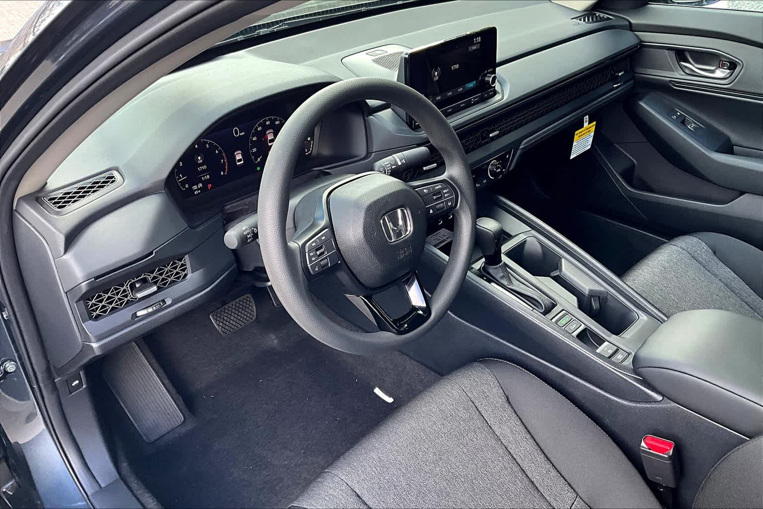 2025 Honda Accord SE - Photo 9