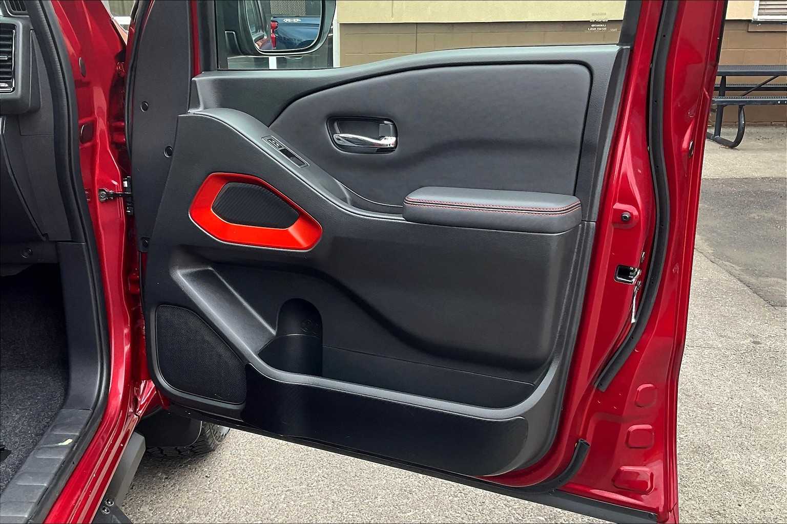 2022 Nissan Frontier PRO-4X - Photo 12