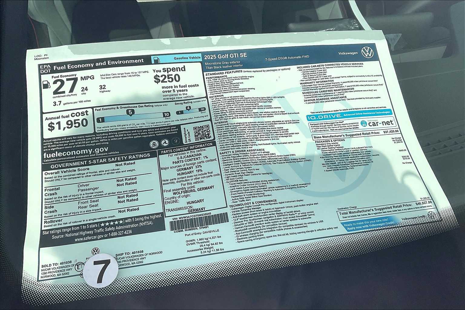 2025 Volkswagen Golf GTI SE - Photo 18