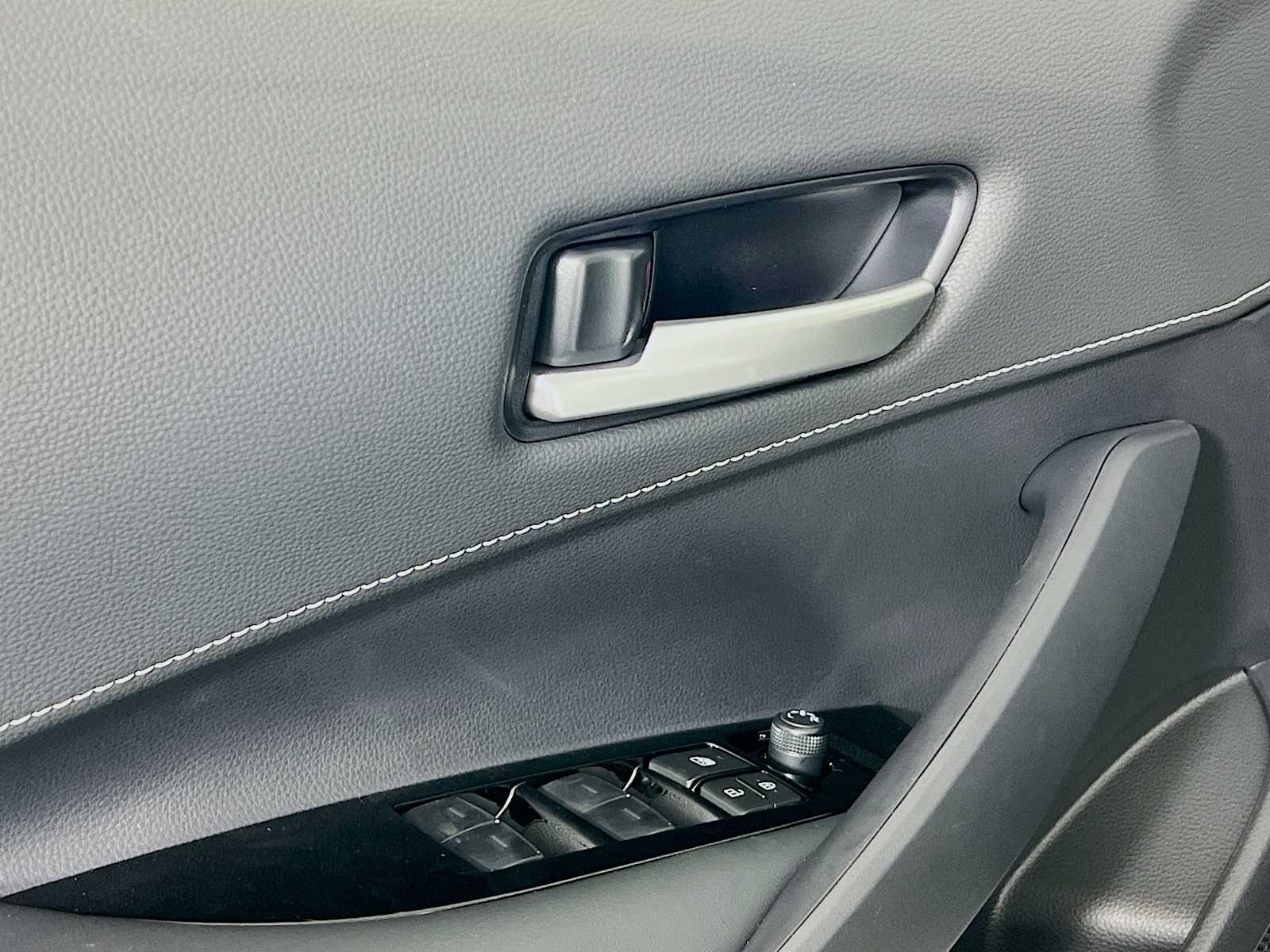 2025 Toyota Corolla Nightshade Edition - Photo 15
