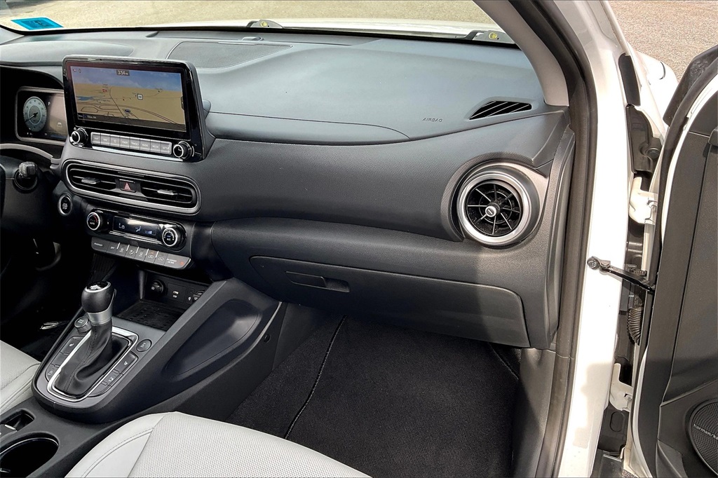 2022 Hyundai Kona Limited - Photo 12