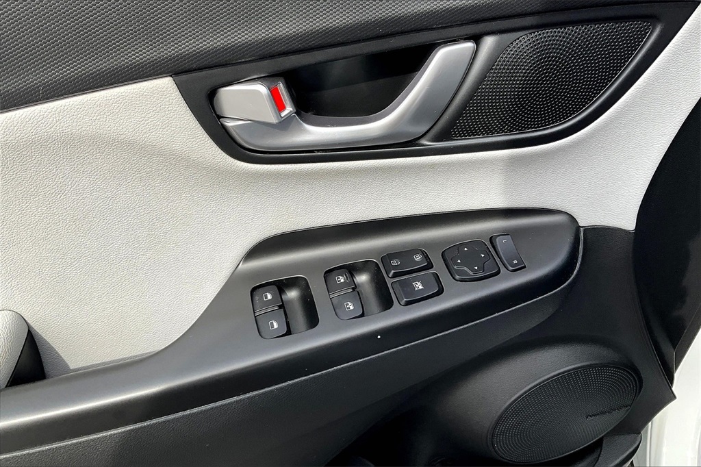2022 Hyundai Kona Limited - Photo 36