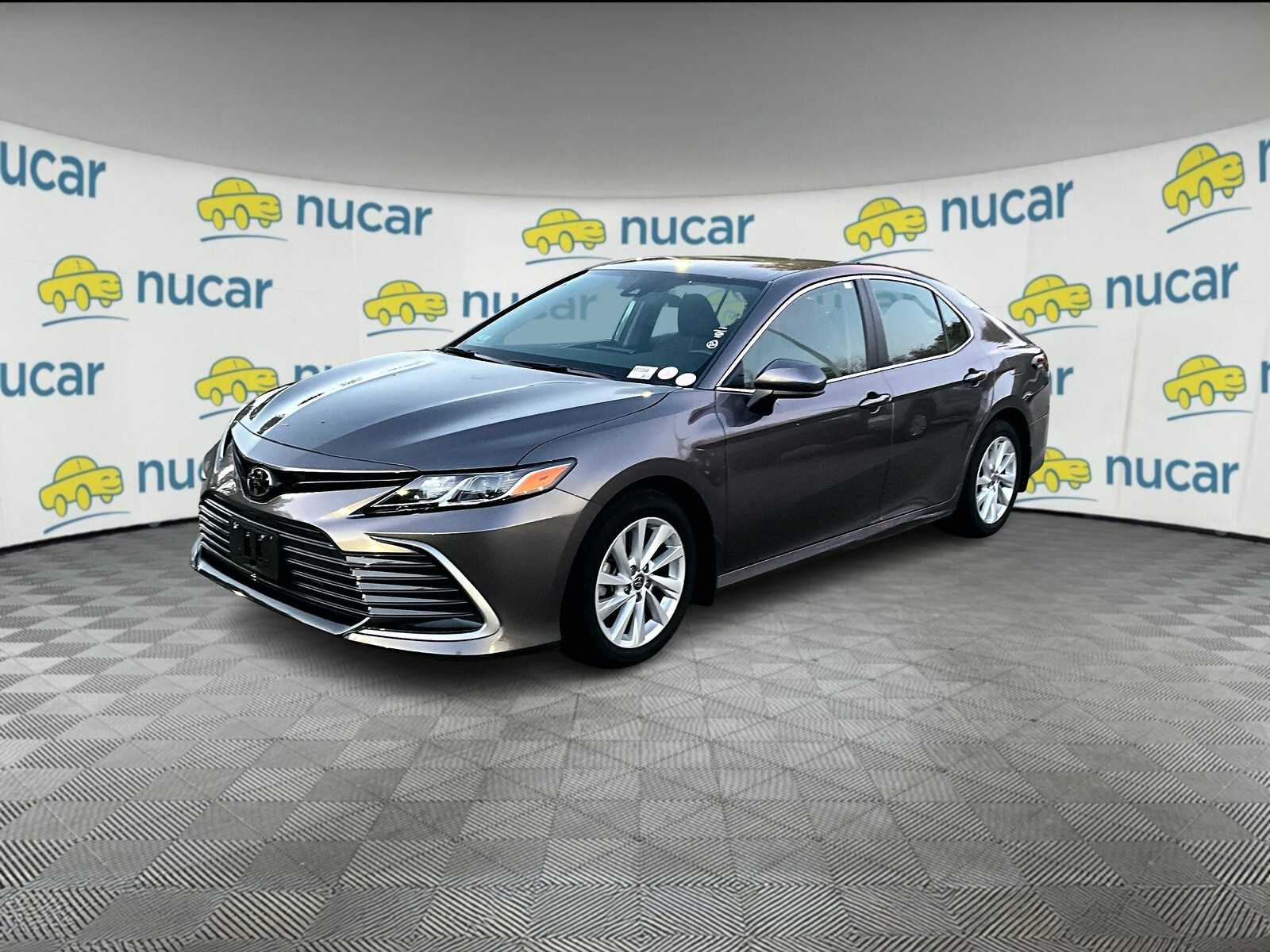 2023 Toyota Camry LE - Photo 2