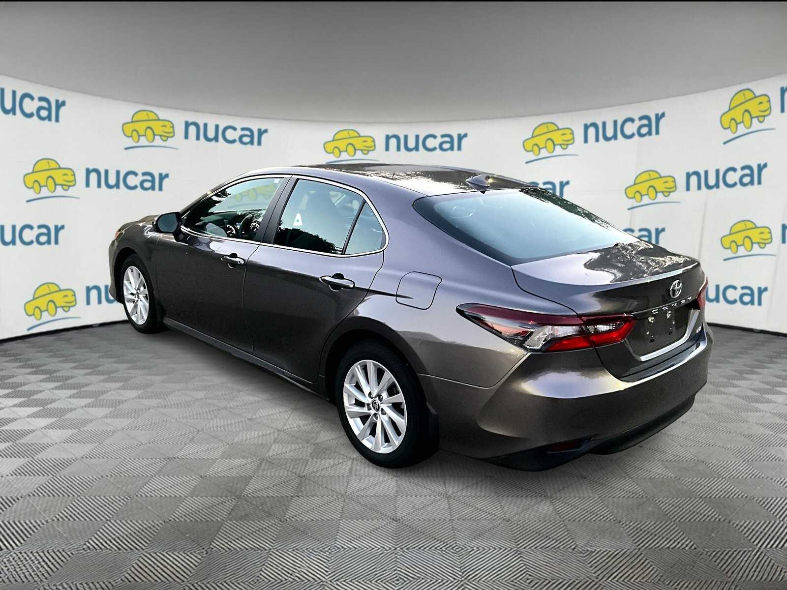 2023 Toyota Camry LE - Photo 3