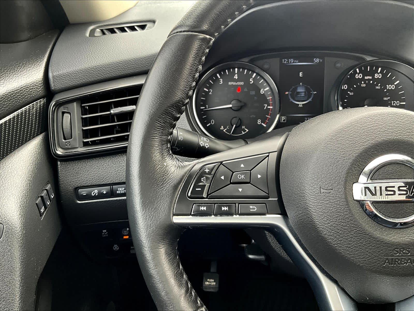 2017 Nissan Rogue SL - Photo 22