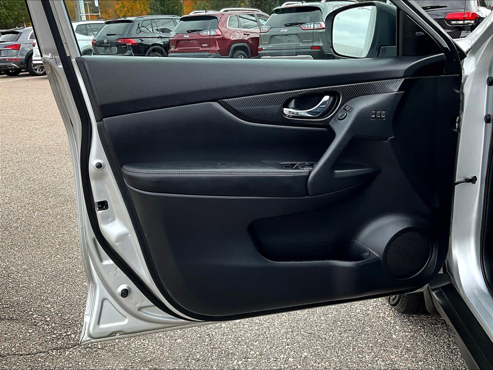 2017 Nissan Rogue SL - Photo 9