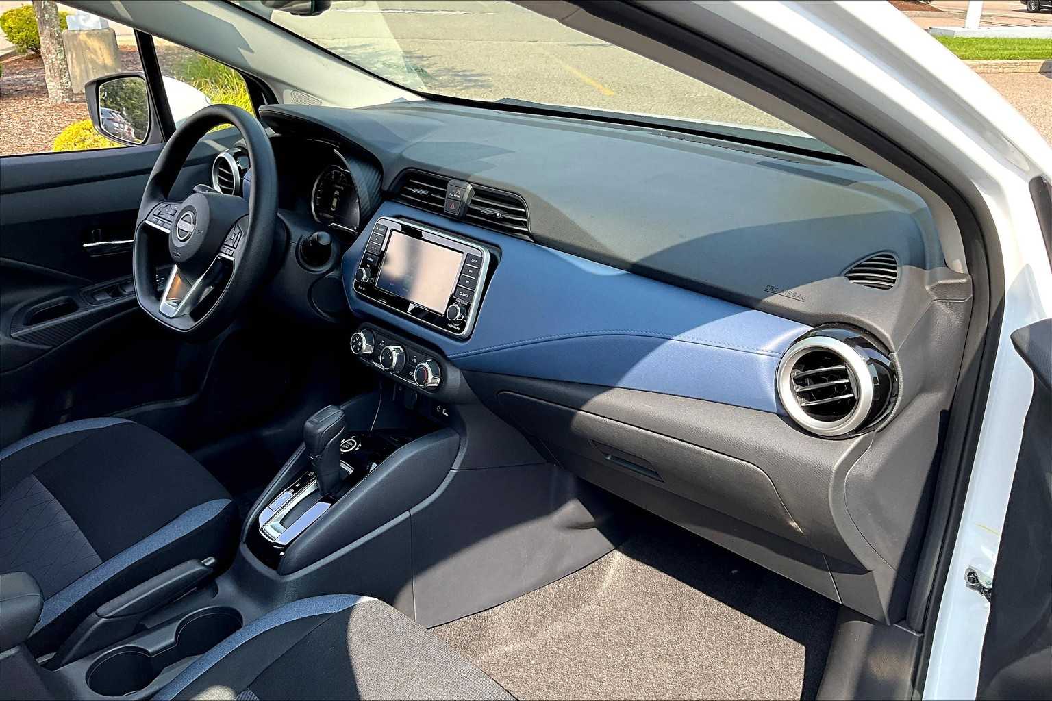 2025 Nissan Versa SV - Photo 10