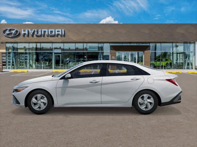 2025 Hyundai Elantra SE - Photo 3