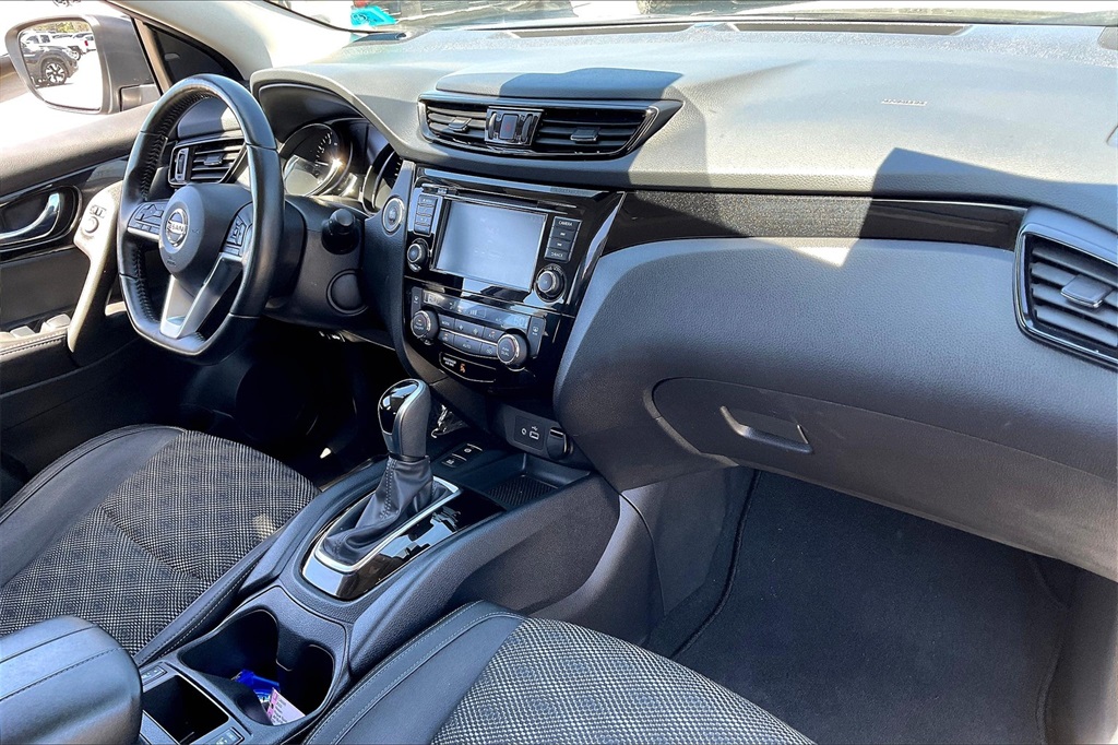 2022 Nissan Rogue Sport SV - Photo 13