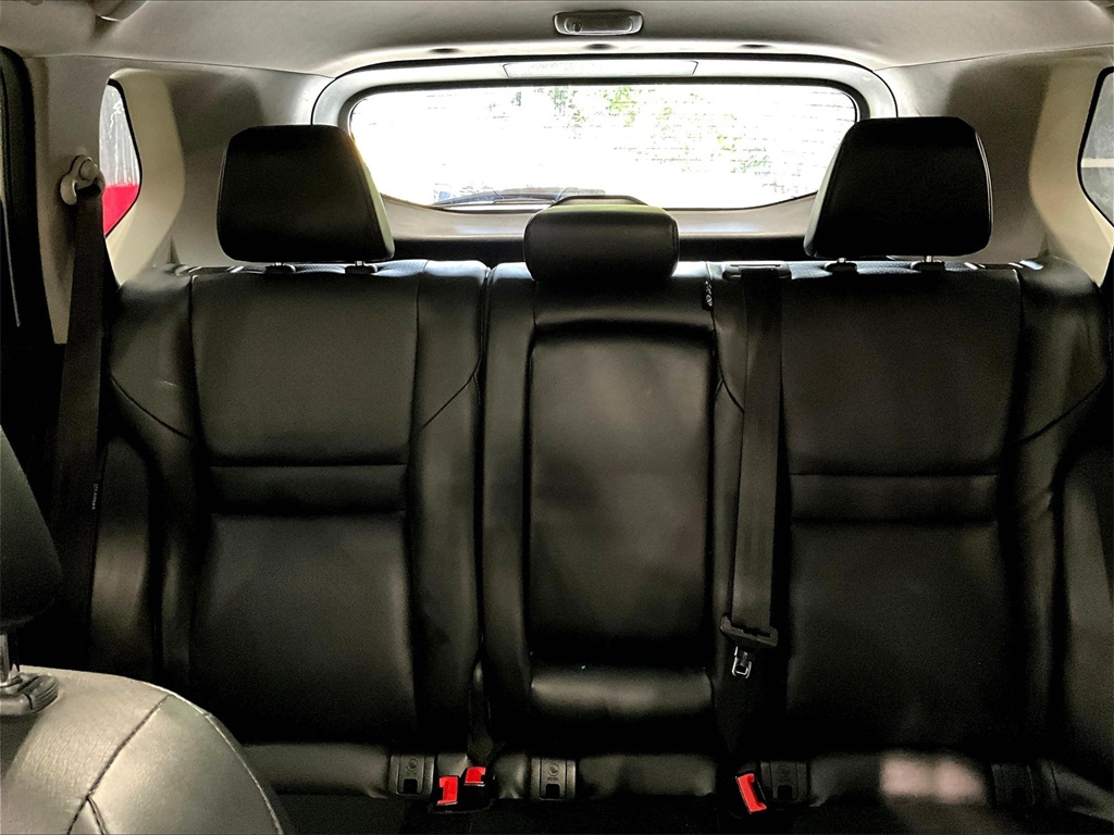 2023 Nissan Rogue SV - Photo 16