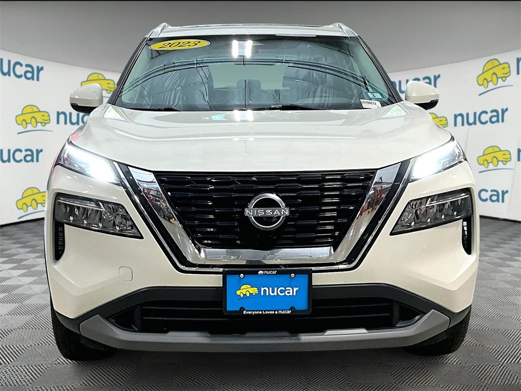 2023 Nissan Rogue SV - Photo 2