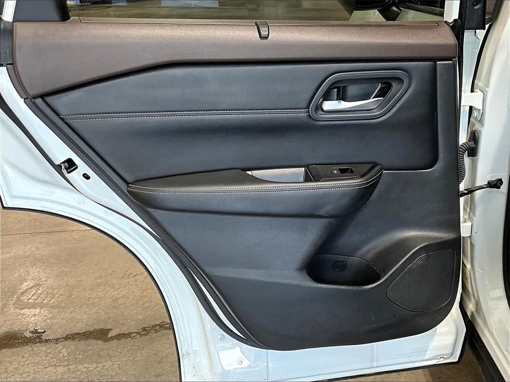 2023 Nissan Rogue SV - Photo 22