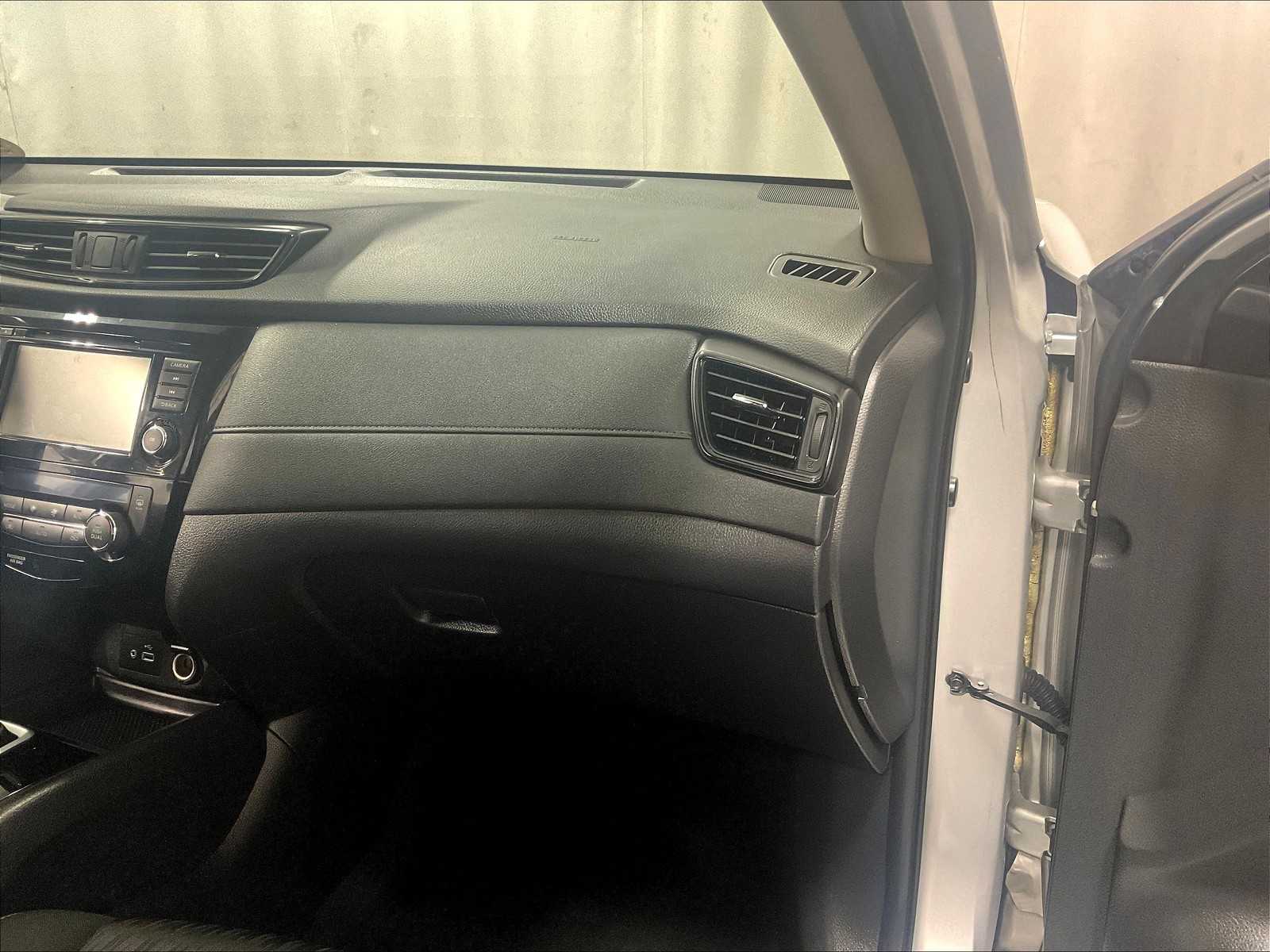 2018 Nissan Rogue SV - Photo 13