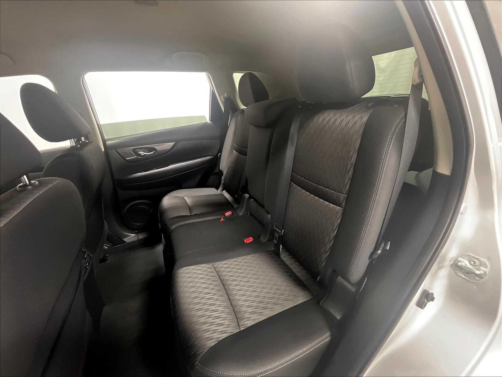 2018 Nissan Rogue SV - Photo 15