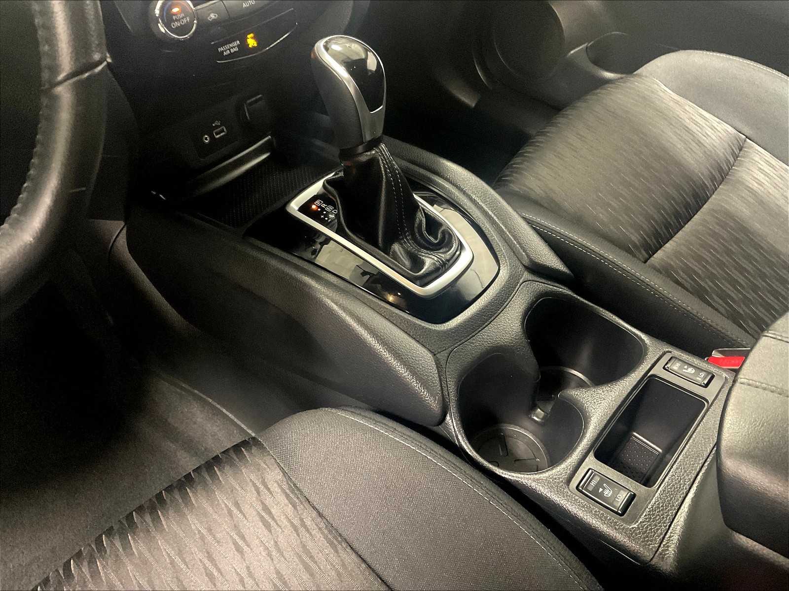 2018 Nissan Rogue SV - Photo 21