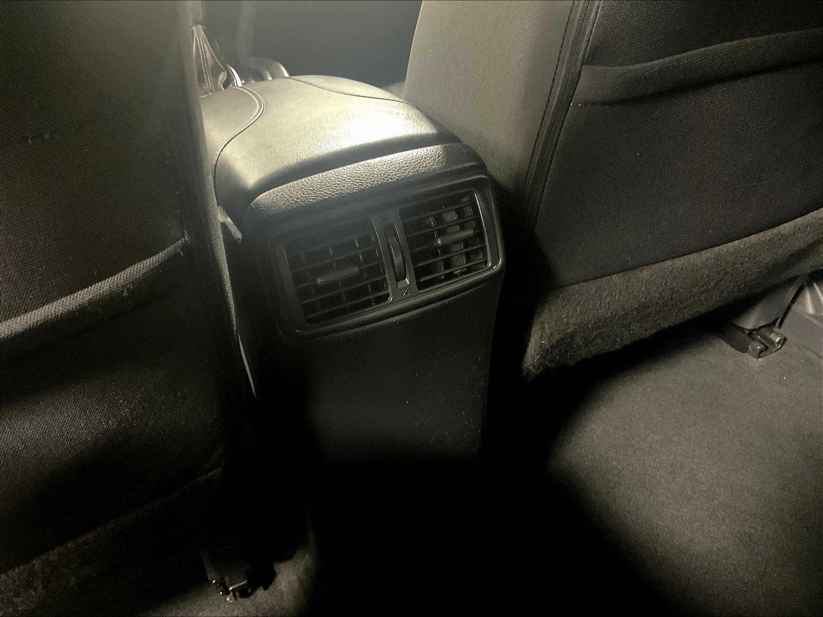 2018 Nissan Rogue SV - Photo 28