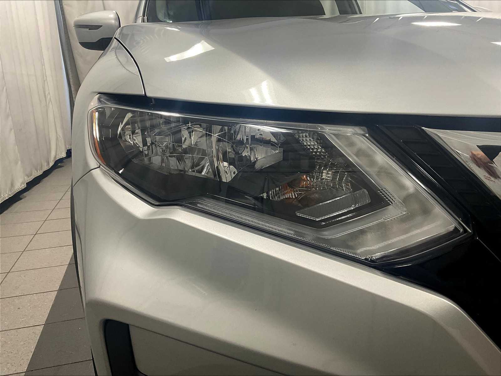 2018 Nissan Rogue SV - Photo 33