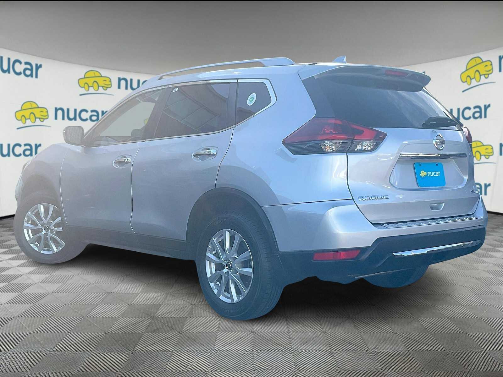 2018 Nissan Rogue SV - Photo 4