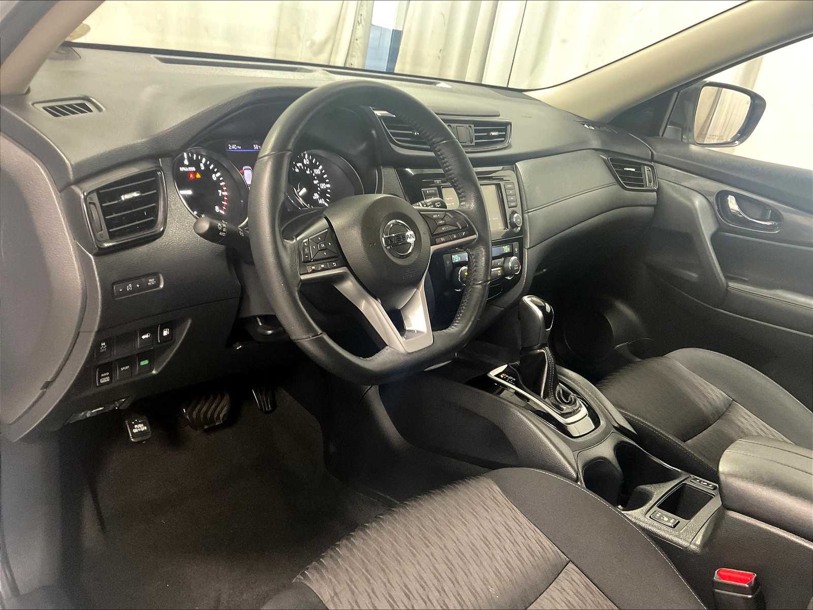 2018 Nissan Rogue SV - Photo 8