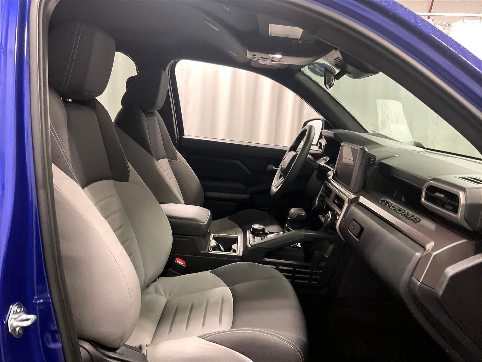 2025 Toyota Tacoma TRD Off Road - Photo 11