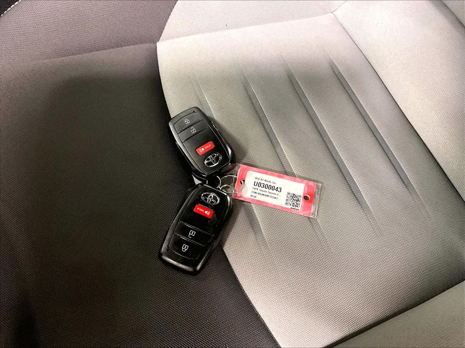 2025 Toyota Tacoma TRD Off Road - Photo 30