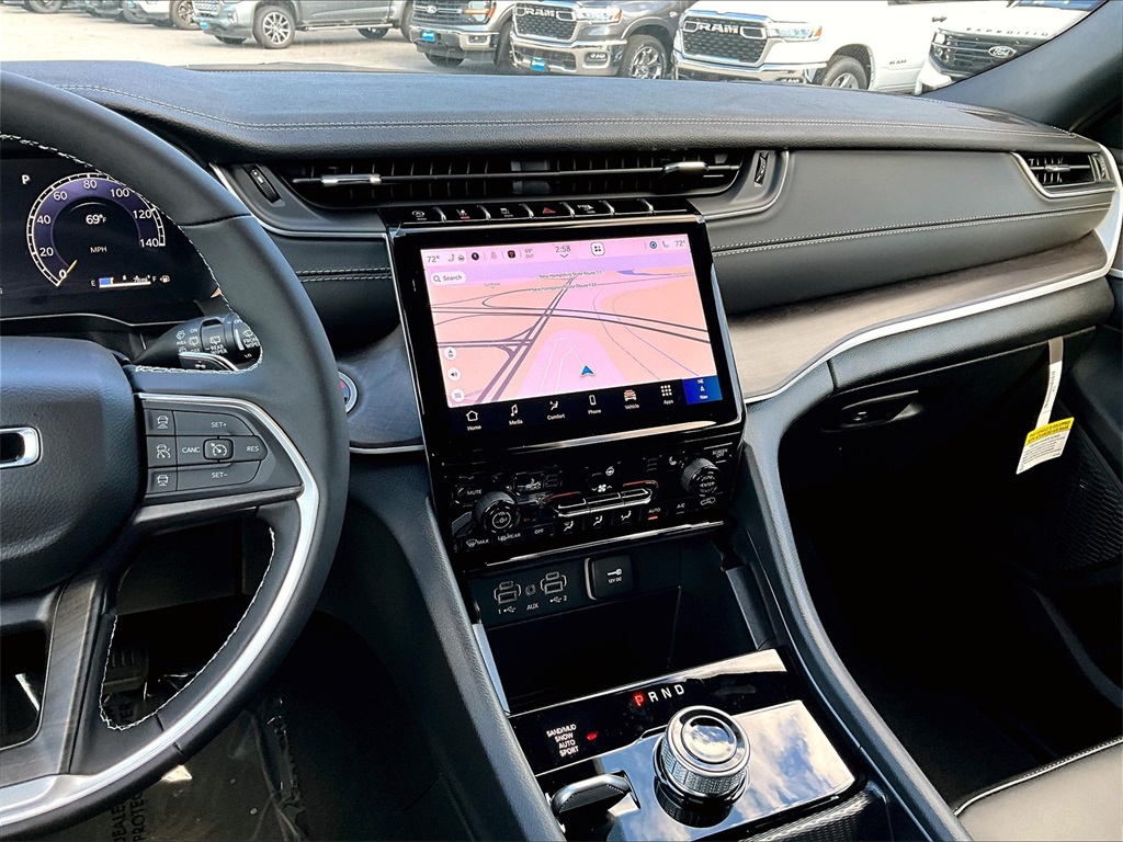 2025 Jeep Grand Cherokee L Limited - Photo 13